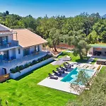 Villa Corfuville Luxury *